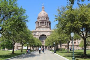 Read more about the article Texas Senate Tries to Reverse Electricity Charges in Bill