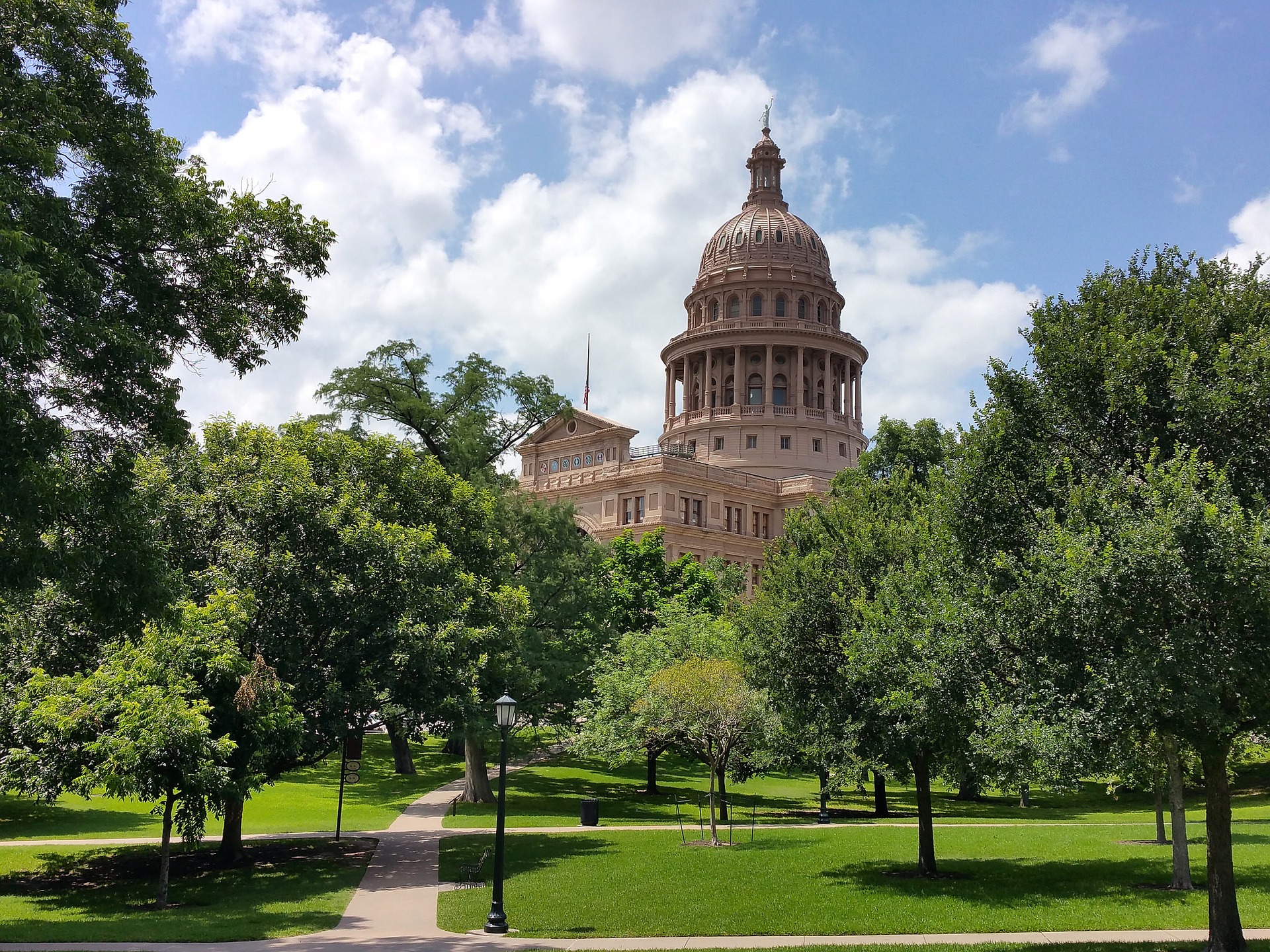 You are currently viewing Lawmakers Send $248 Billion Two-Year Budget to Gov. Greg Abbott