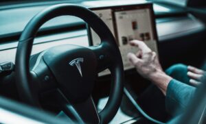 Read more about the article Tesla to Lay Off Thousands of Jobs in Main Offices